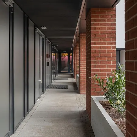 Modern In The Centre Of By Renters * 포즈난