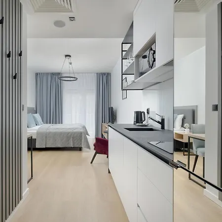 Modern In The Centre Of By Renters 포즈난