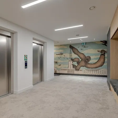 Modern In The Centre Of By Renters 포즈난