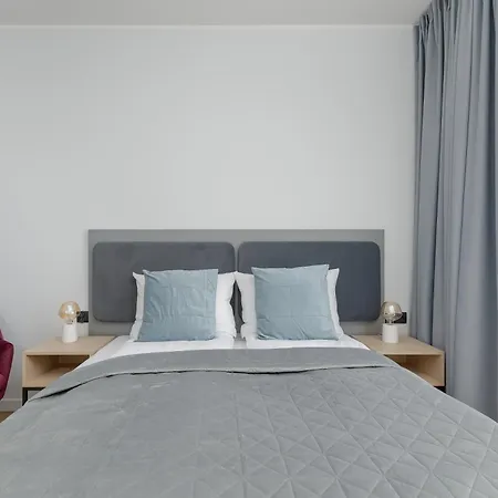 Modern In The Centre Of By Renters * 포즈난