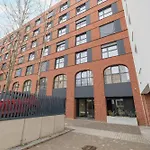 Modern In The Centre Of By Renters *