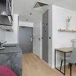 Modern In The Centre Of By Renters ポズナン