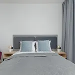 Modern In The Centre Of By Renters * Posen