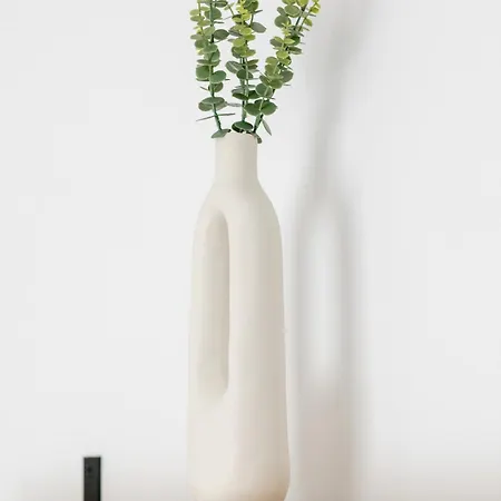 Modern In The Centre Of By Renters Apartman *