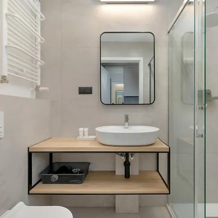 Modern In The Centre Of By Renters Daire Poznan