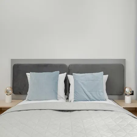 Daire Modern In The Centre Of By Renters