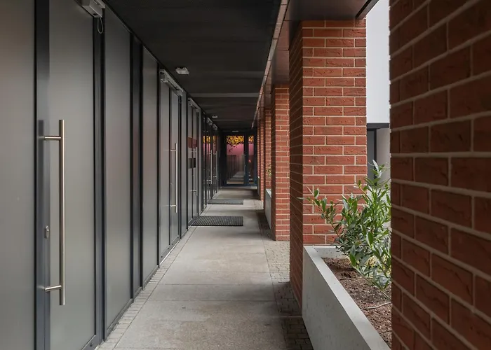 Modern In The Centre Of By Renters * Posen