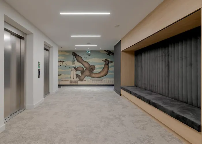 Modern In The Centre Of By Renters *